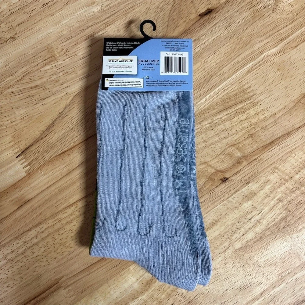 Sesame Street Oscar the Grouch‎ Crew Socks Mens Size 9-13 Gray Green Text